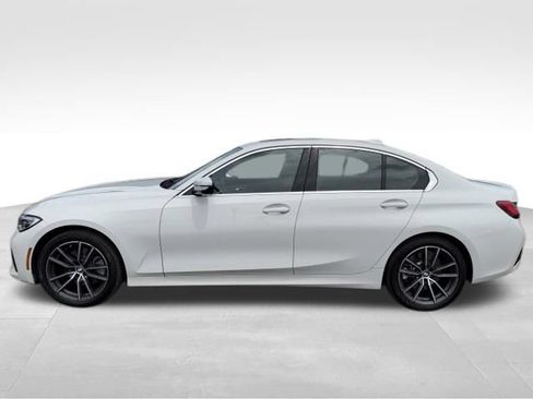 Used 2019 BMW 330i xDrive Sedan w/ Convenience Package AWD/4WD image 4