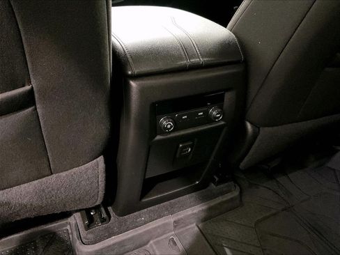 Used 2023 Chevrolet Traverse LT w/ LPO, Floor Liner Package AWD/4WD image 28