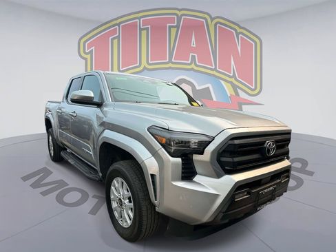 Certified 2025 Toyota Tacoma SR5 w/ SR5 Upgrade Package AWD/4WD image 1