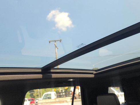 Used 2022 Chevrolet Tahoe RST w/ Luxury Package image 15