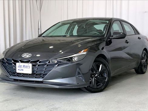 Used 2021 Hyundai Elantra SEL FWD image 11