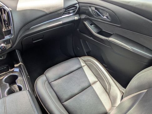 Used 2023 Chevrolet Traverse High Country w/ LPO, Floor Liner Package FWD image 18