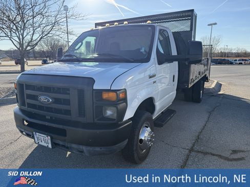 Used 2011 Ford E-450 and Econoline 450 Super Duty image 1