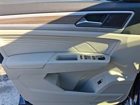 Certified 2022 Volkswagen Atlas SEL image 11