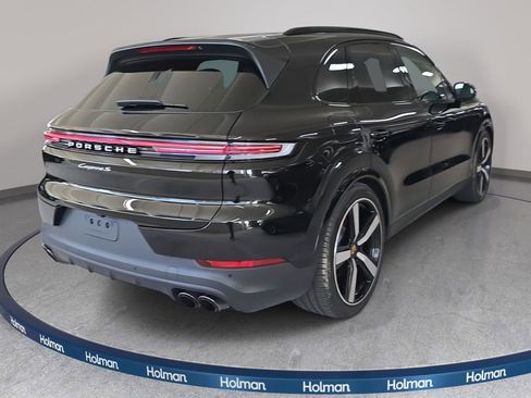 Used 2024 Porsche Cayenne S image 7