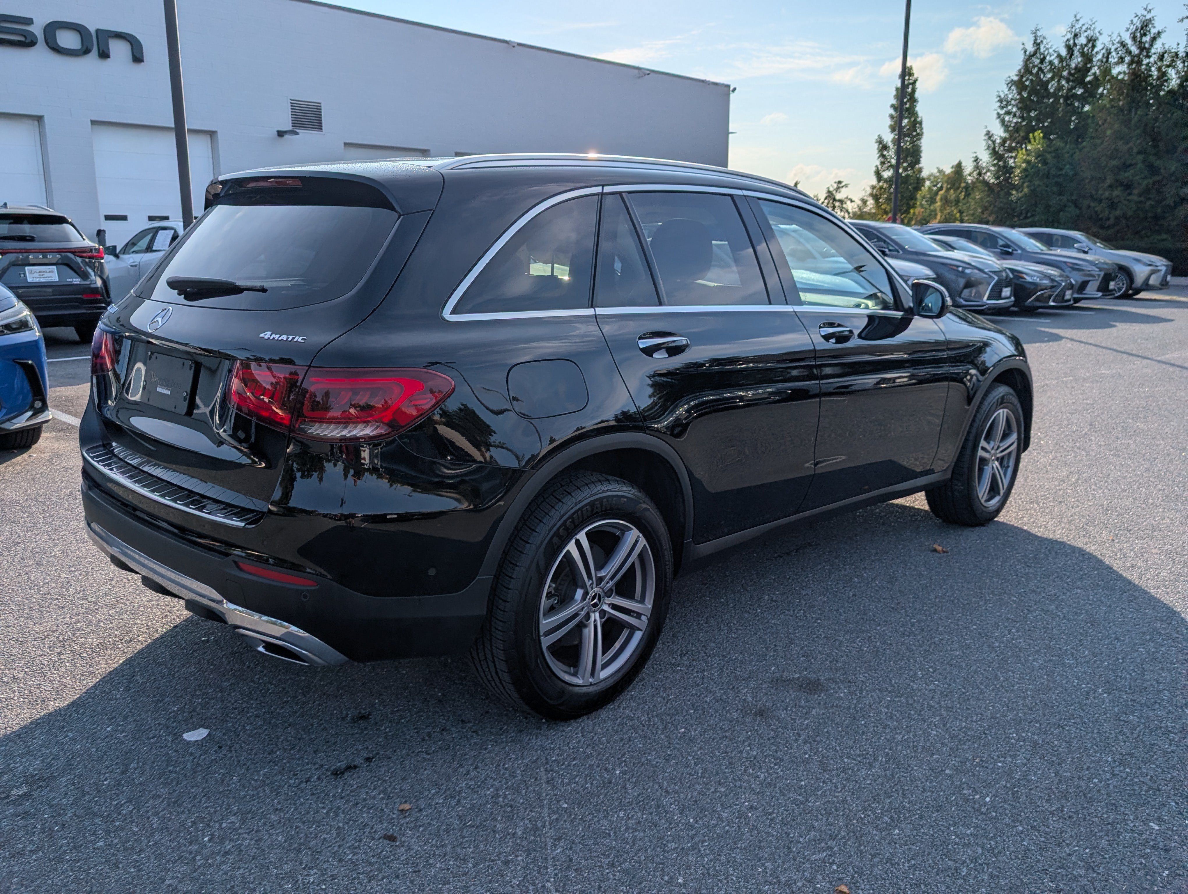 Used 2022 Mercedes-Benz GLC 300 4MATIC image 3