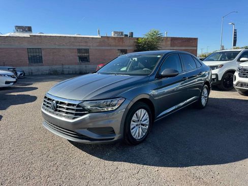 Used 2019 Volkswagen Jetta S image 3