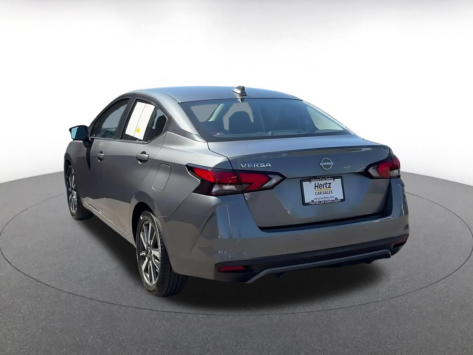 Used 2025 Nissan Versa SV FWD image 10