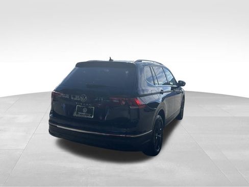 Used 2023 Volkswagen Tiguan SE image 5
