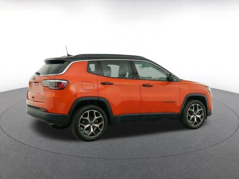 Used 2025 Jeep Compass Limited AWD/4WD image 9