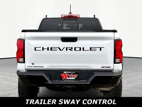 Used 2024 Chevrolet Colorado ZR2 image 5