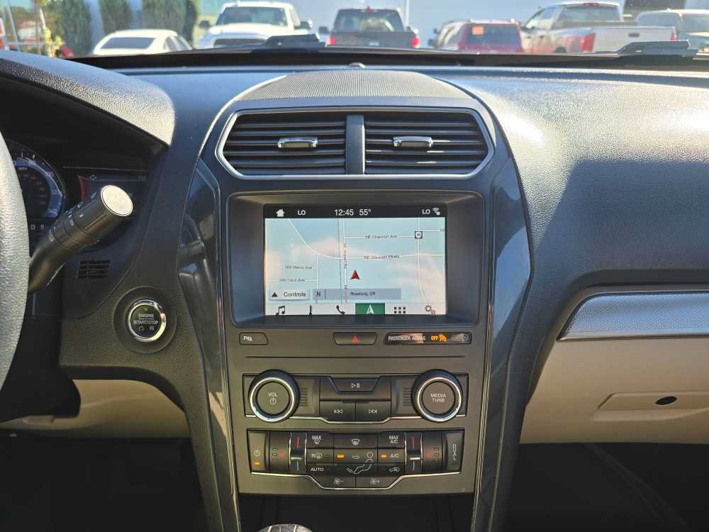 Used 2019 Ford Explorer XLT w/ Equipment Group 202A AWD/4WD image 12