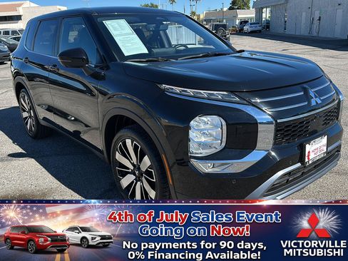 Used 2025 Mitsubishi Outlander SE AWD/4WD image 1