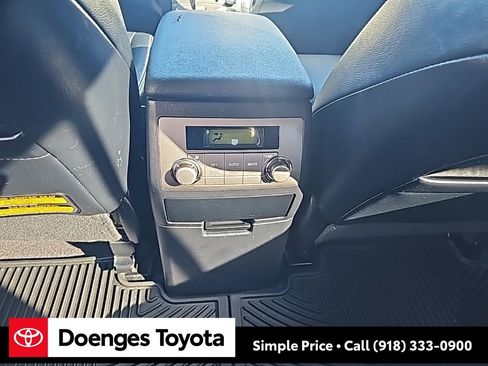 Used 2010 Toyota Highlander SE image 14