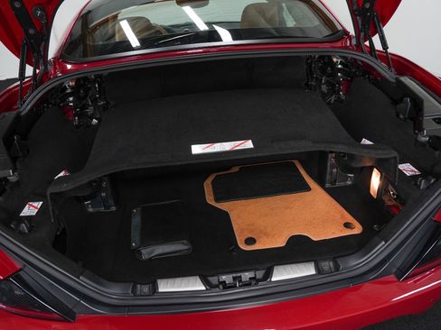 Used 2010 Ferrari California RWD image 46