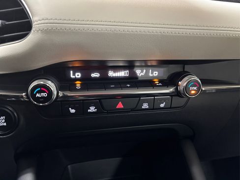 Used 2022 MAZDA MAZDA3 s image 32