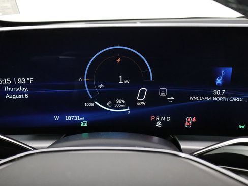 Used 2024 Cadillac Lyriq Sport RWD image 11