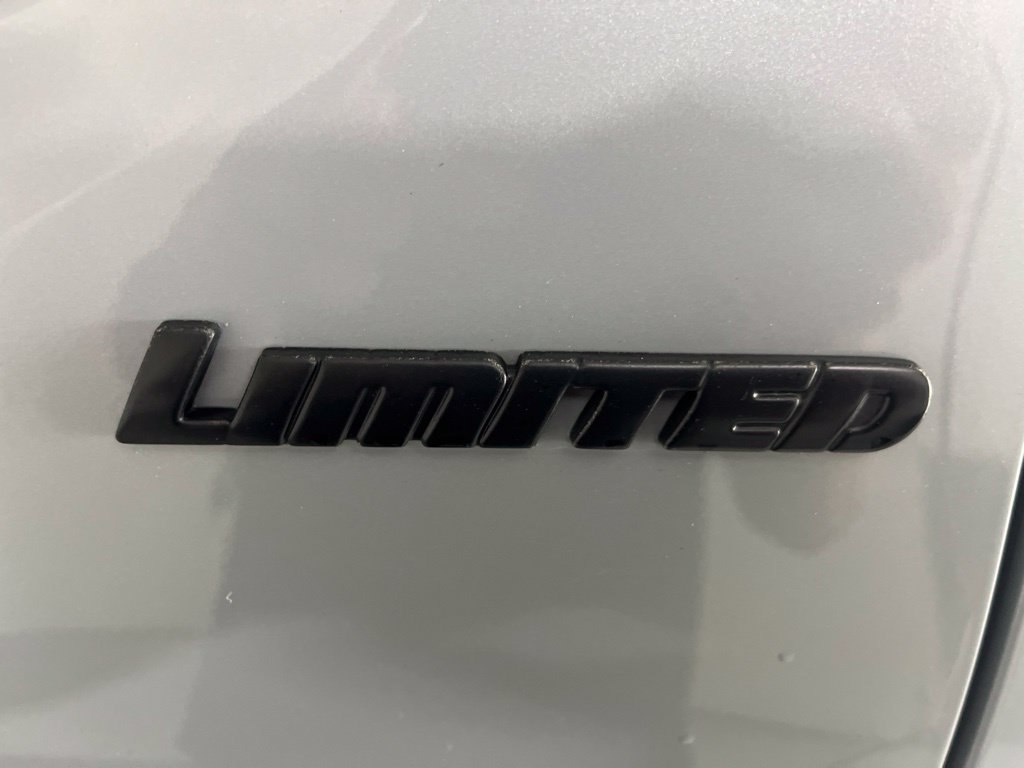 Used 2019 Toyota Tacoma Limited AWD/4WD image 40