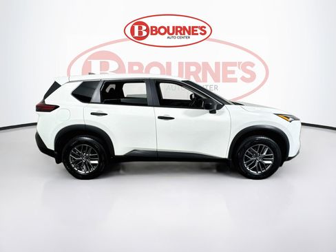 Used 2023 Nissan Rogue S AWD/4WD image 10