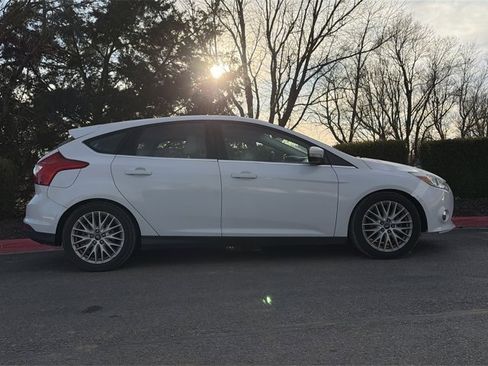 Used 2012 Ford Focus SEL image 2