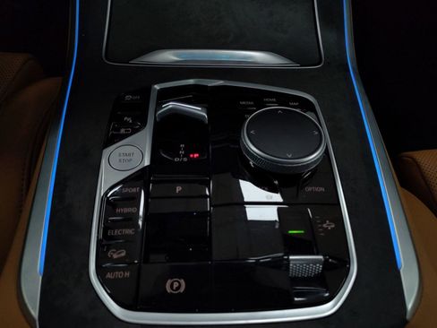 Used 2025 BMW X5 xDrive50e w/ Parking Assistance Package image 14