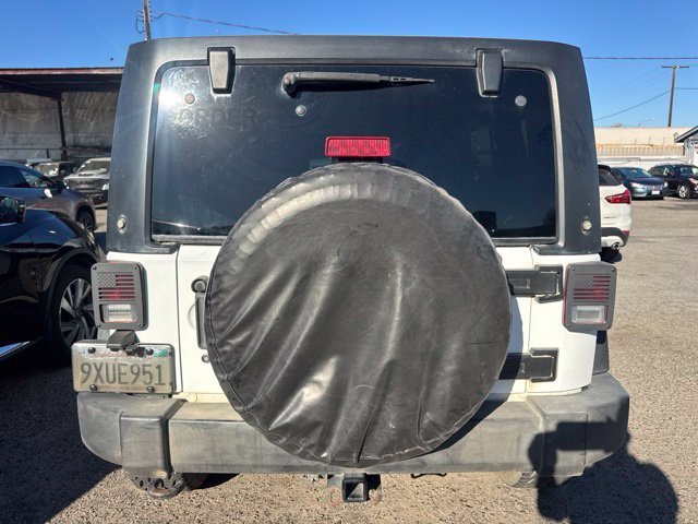 Used 2016 Jeep Wrangler Unlimited Rubicon w/ Max Tow Package AWD/4WD image 6