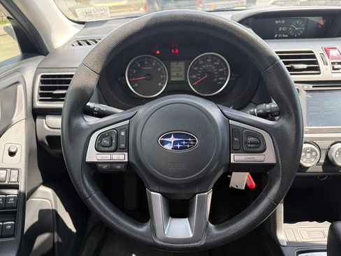 Used 2017 Subaru Forester 2.5i w/ Alloy Wheel Package AWD/4WD image 12