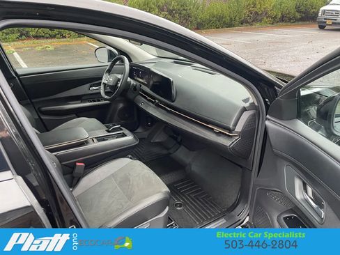 Used 2023 Nissan Ariya AWD image 44