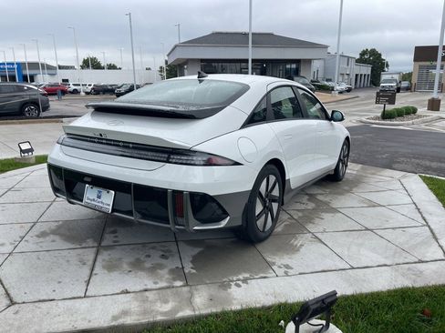 New 2025 Hyundai Ioniq 6 SE image 5