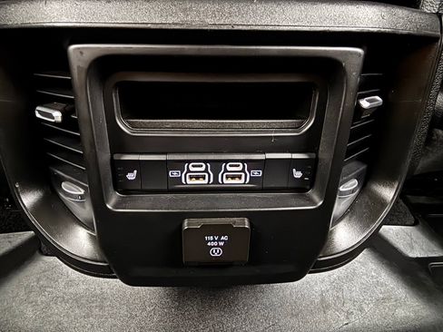 Used 2025 RAM 1500 Laramie AWD/4WD image 21