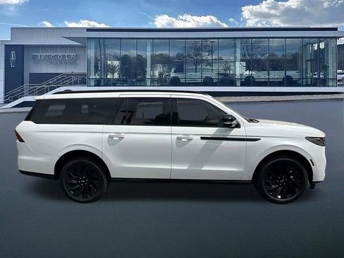 New 2026 Lincoln Navigator L Reserve w/ Jet Appearance Package image 9