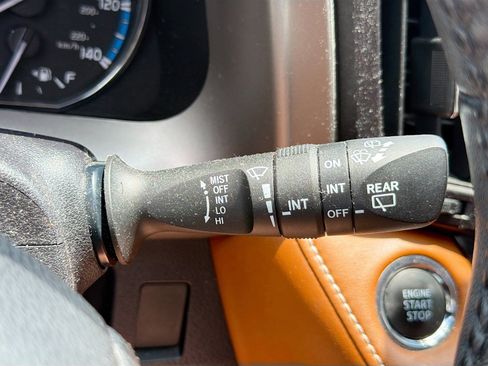 Used 2017 Toyota RAV4 Limited FWD image 19