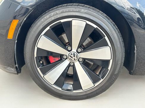 Used 2014 Volkswagen Beetle R-Line FWD image 36