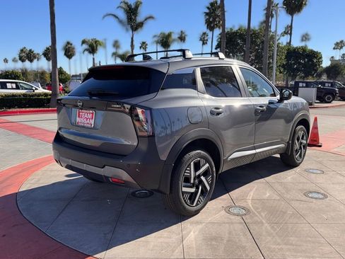 New 2026 Nissan Kicks SV image 7