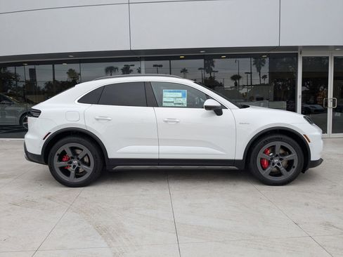 New 2025 Porsche Macan 4S Electric image 10