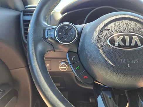 Used 2016 Kia Soul + w/ Audio Package FWD image 29