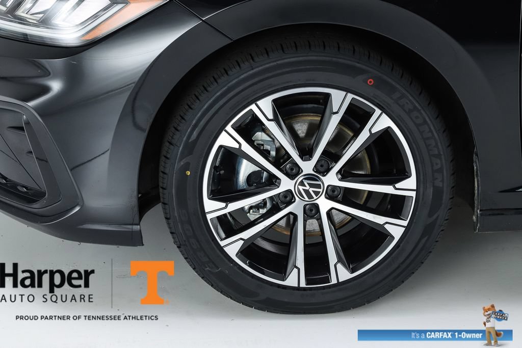 Used 2025 Volkswagen Jetta Sport FWD image 41