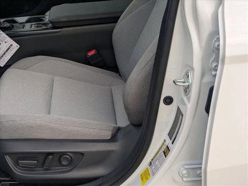 Used 2025 Toyota Camry LE FWD image 4