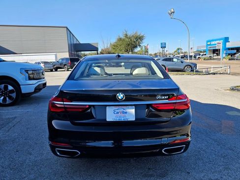 Used 2018 BMW 750i w/ Interior Design Package image 6