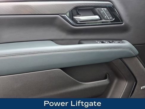 Used 2025 GMC Yukon XL AT4 w/ LPO, Get Active Package image 17