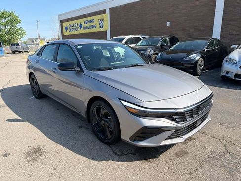 New 2026 Hyundai Elantra SEL Sport Premium FWD image 11
