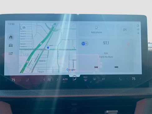 Used 2025 Ford Explorer Active w/ Active Comfort Package image 15