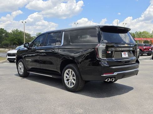 New 2026 Chevrolet Suburban Premier RWD image 3