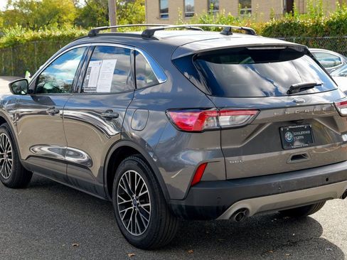 Used 2022 Ford Escape SEL w/ Technology Package image 5