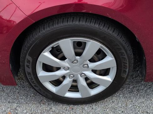 Used 2022 Toyota Corolla LE image 10