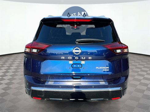 Used 2025 Nissan Rogue Platinum w/ Tech Package image 4