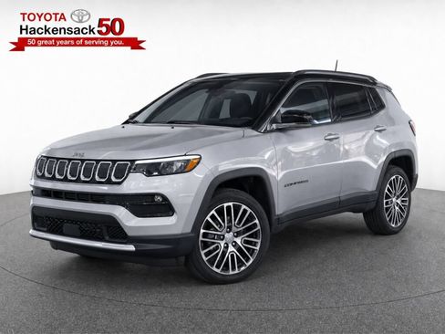 Used 2022 Jeep Compass Limited w/ Elite Group AWD/4WD image 2