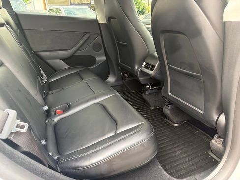 Used 2025 Tesla Model Y Long Range AWD/4WD image 14
