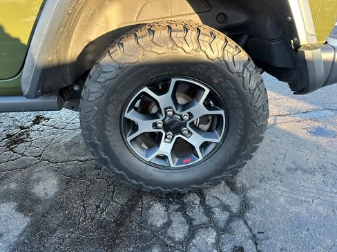 Used 2021 Jeep Wrangler Unlimited Rubicon w/ Cold Weather Group image 14