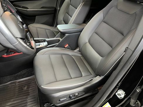 Certified 2023 Chevrolet TrailBlazer RS w/ Sun and Liftgate Package image 5